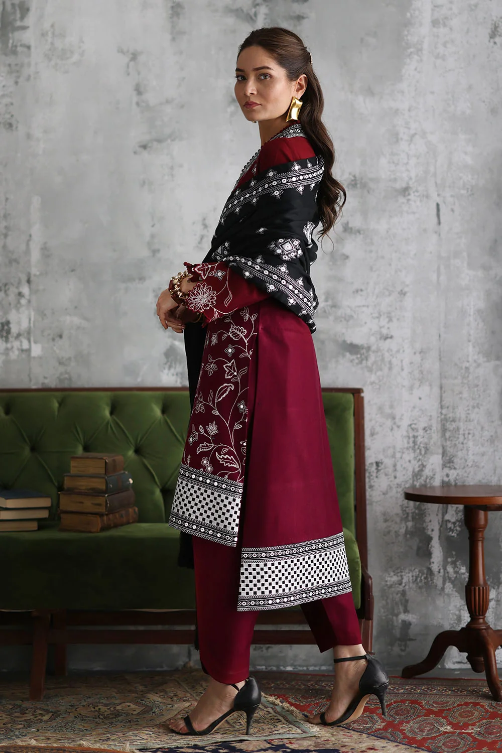 Gul Ahmed 3 Piece Embroidered Pashmina Suit With Embroidered Pashmina Dupatta