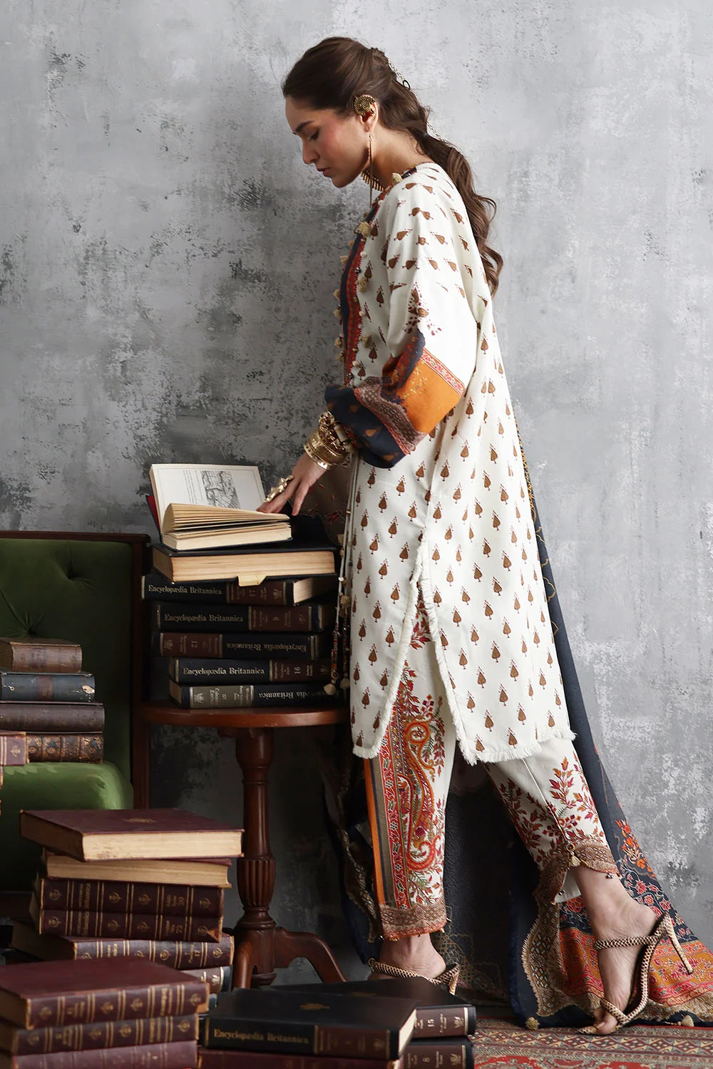 Gul Ahmed 3 Piece Embroidered Printed Karandi Suit With Printed Karandi Dupatta