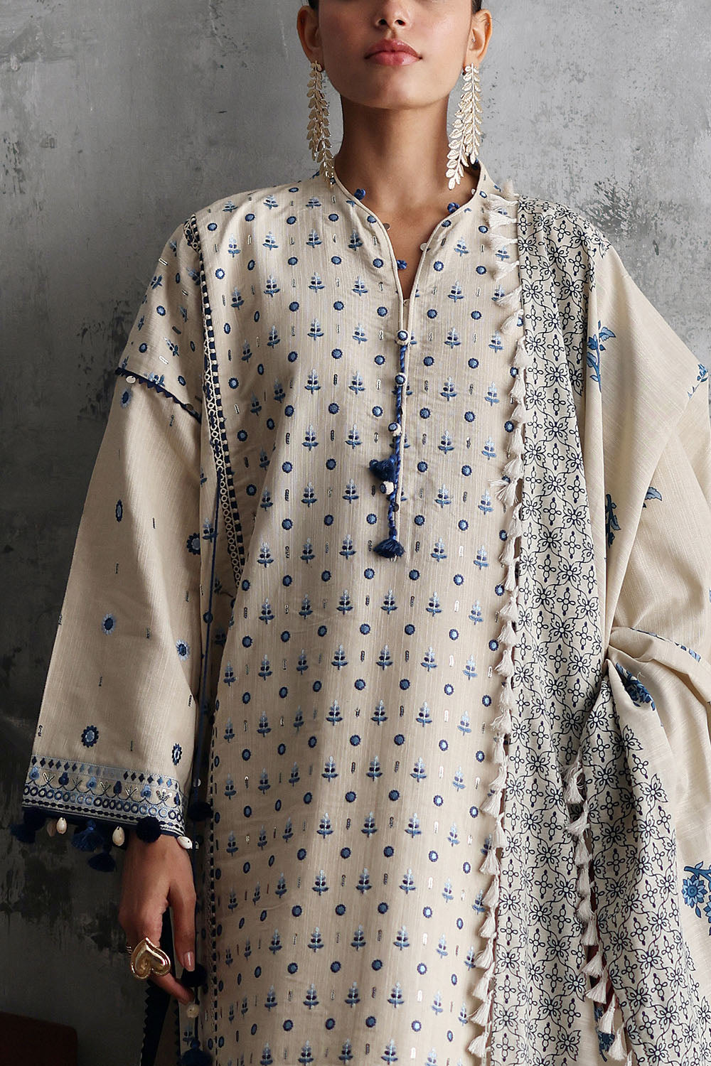 Gul Ahmed 3 Piece Embroidered Khaddar Suit With Printed Khaddar Dupatta