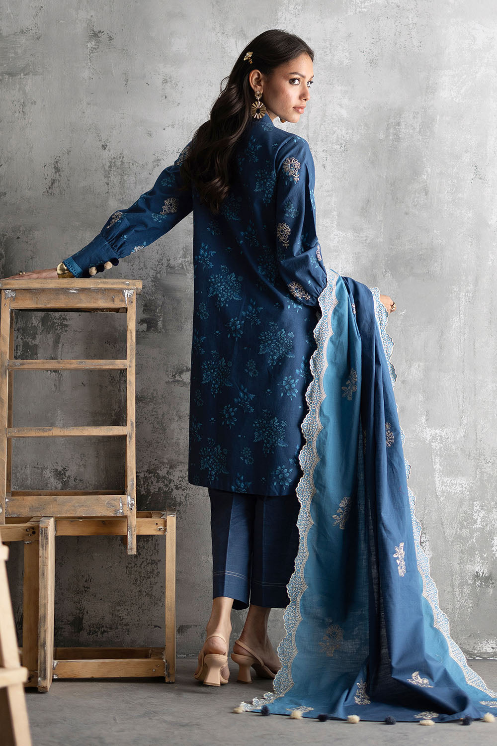 Gul Ahmed 3 Piece Embroidered Khaddar Suit With Printed Khaddar Dupatta