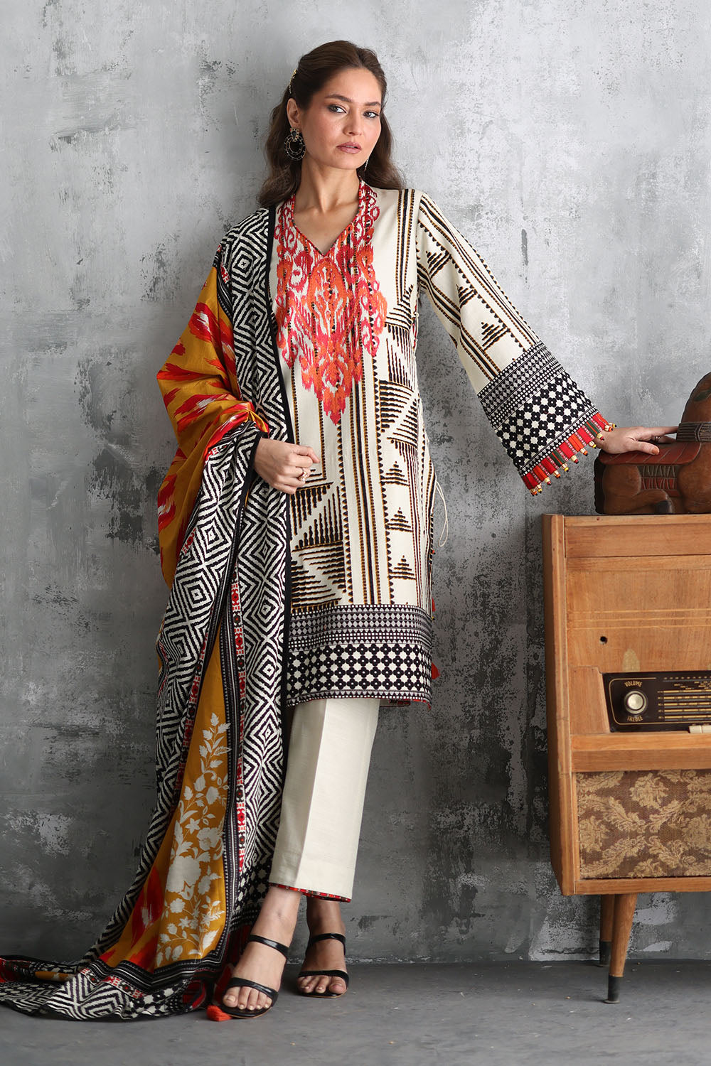 Gul Ahmed 3 Piece Embroidered Printed Khaddar Suit with Printed Khaddar Dupatta Hover View