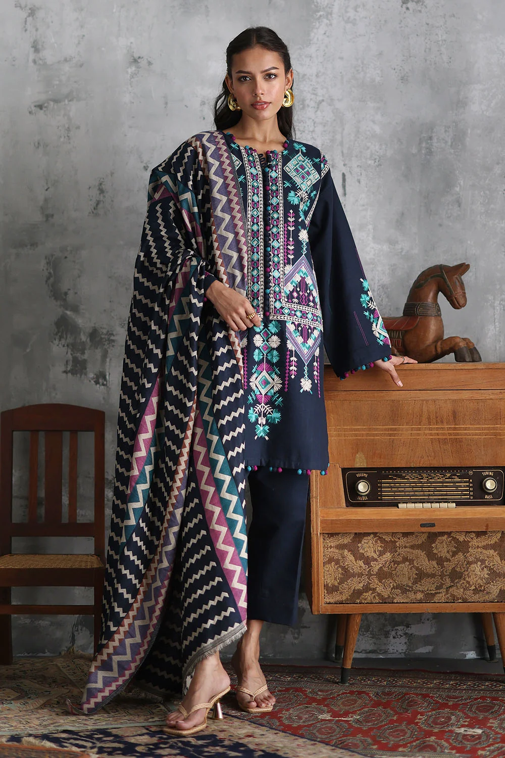 Gul Ahmed 3 Piece Embroidered Khaddar Suit With Pashmina Jacquard Dupatta
