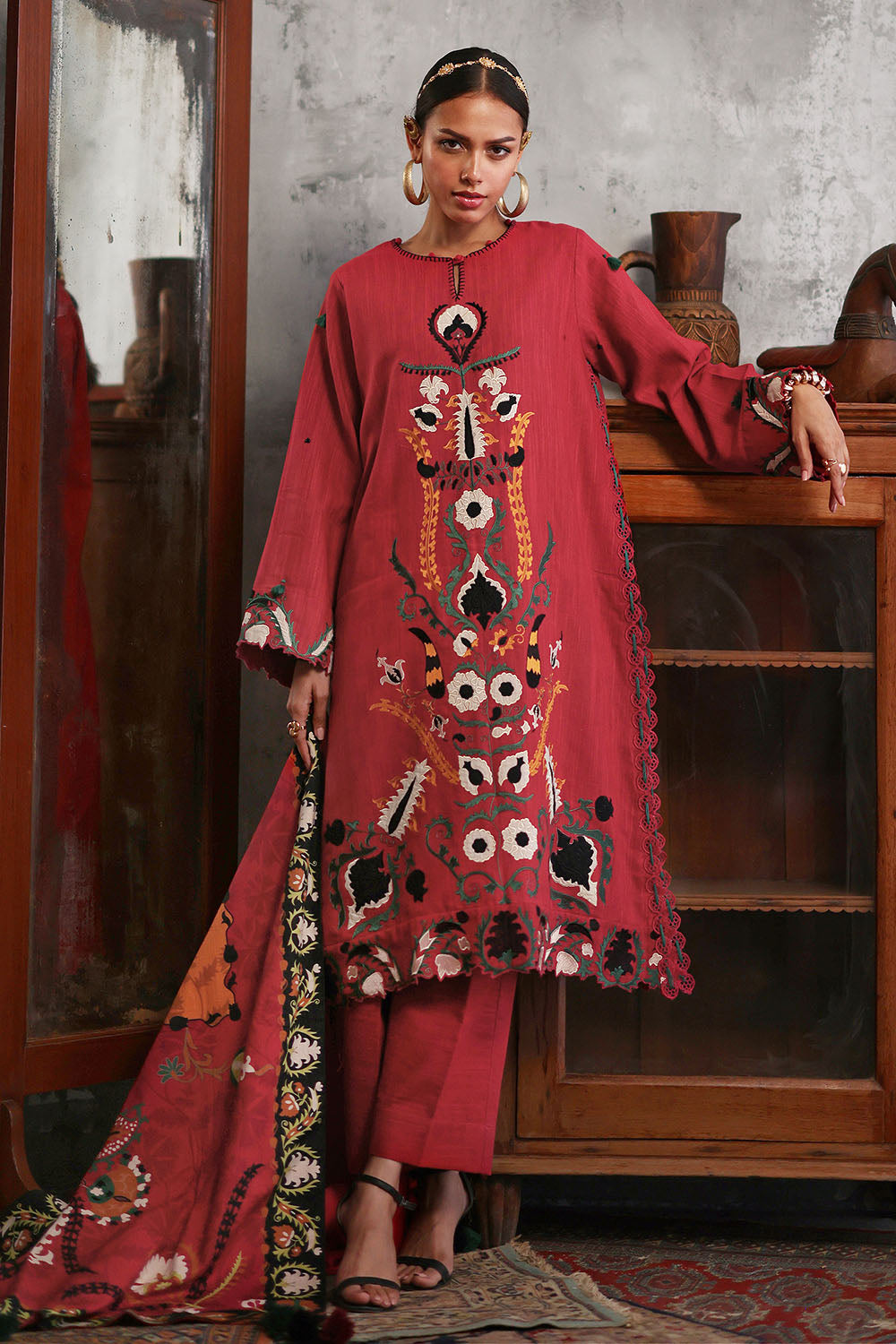 Gul Ahmed 3 Piece Embroidered Khaddar Suit With Printed Khaddar Dupatta